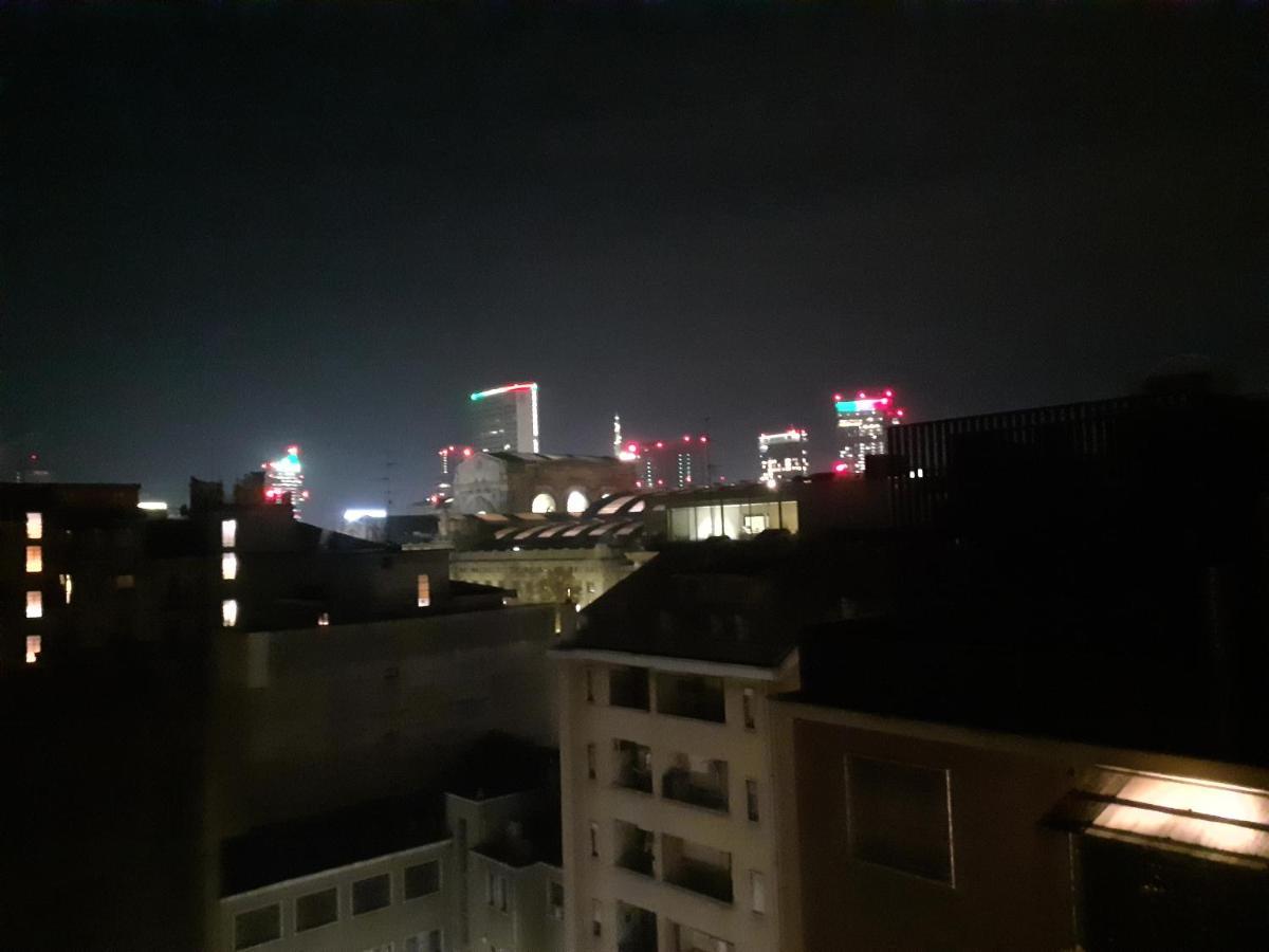 Bilocale 7 Piano Balcone Vista Skyline Apartment Milan Bagian luar foto