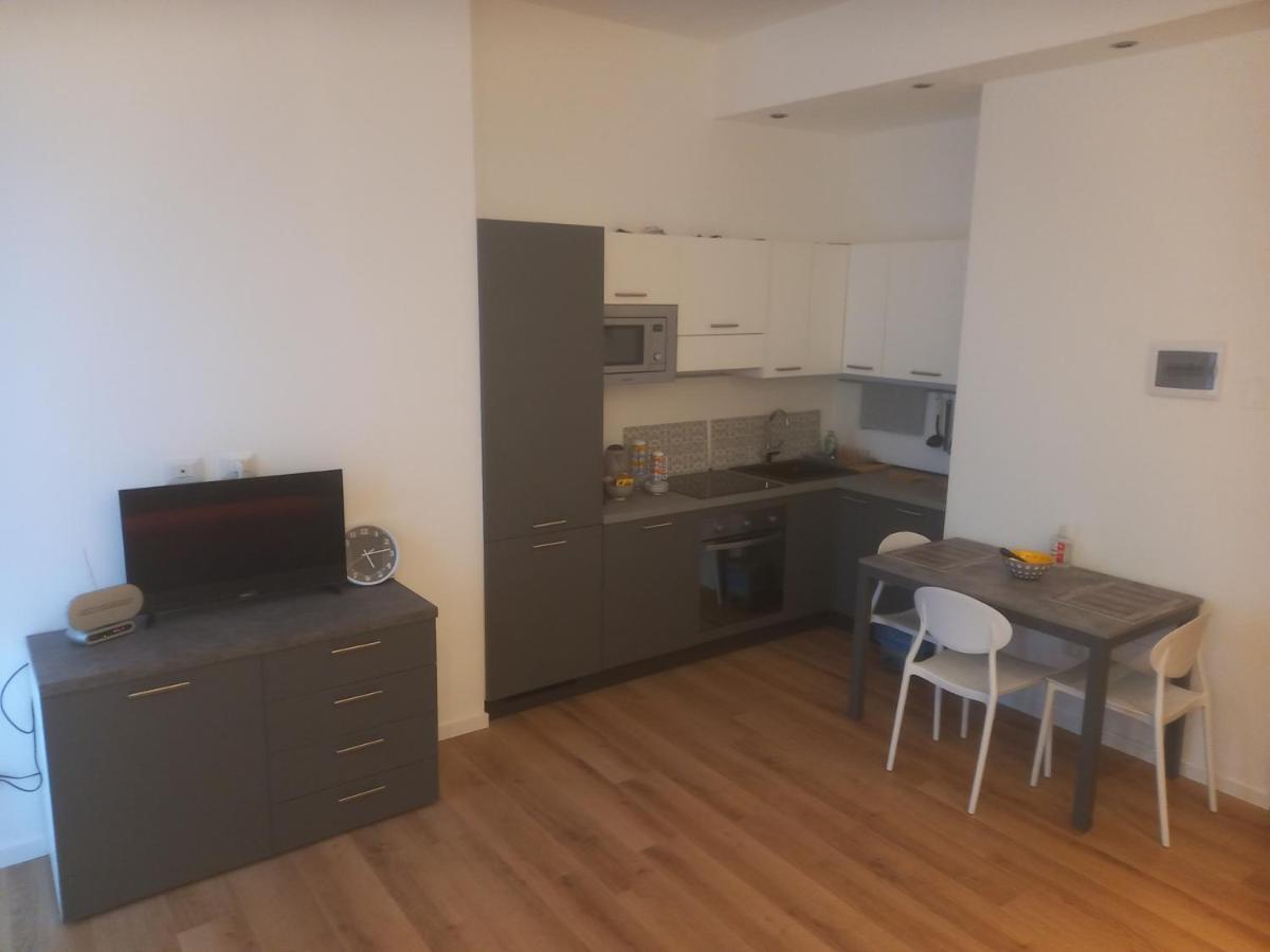 Bilocale 7 Piano Balcone Vista Skyline Apartment Milan Bagian luar foto