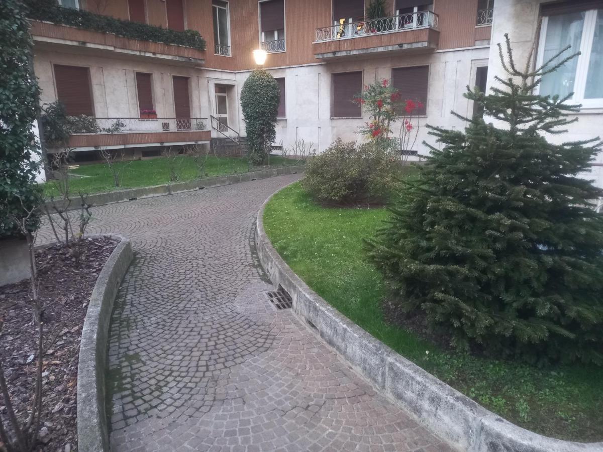 Bilocale 7 Piano Balcone Vista Skyline Apartment Milan Bagian luar foto
