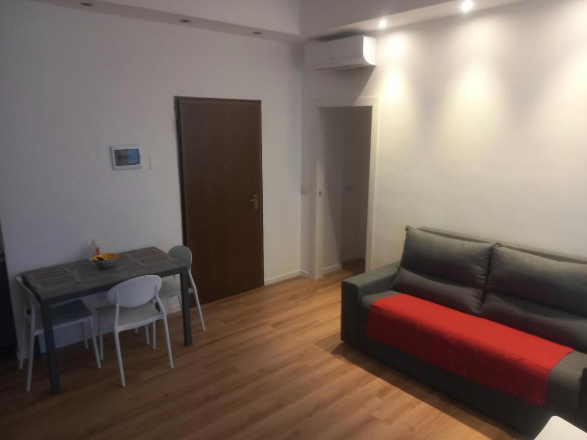 Bilocale 7 Piano Balcone Vista Skyline Apartment Milan Bagian luar foto